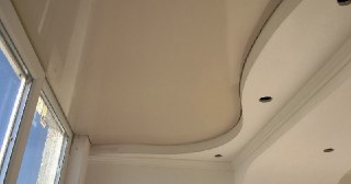 Натяжной потолок на балкон Асбест, цена 6150 руб.